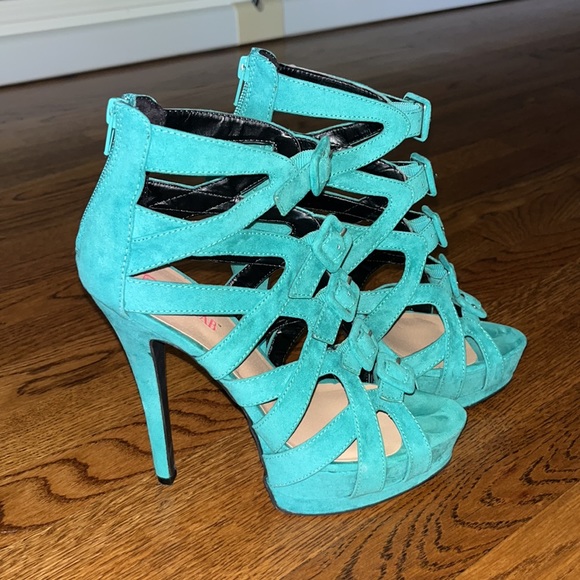 Like New Strappy Sandals - Picture 2 of 8